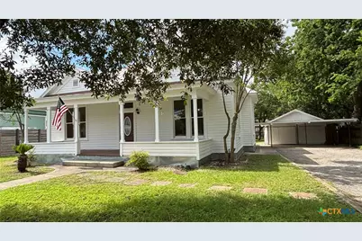 227 E College Street, Seguin, TX 78155 - Photo 1
