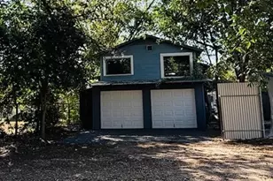 717 1/2 S Laurel Ave, Luling, TX 78648 - Photo 2
