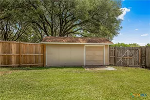 201 Sandra St, Inez, TX 77968 - Photo 28