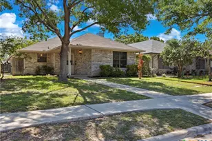 526 Riverside Dr, New Braunfels, TX 78130 - Photo 2