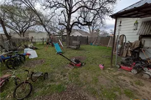 602 Andrews St, Gatesville, TX 76528 - Photo 26