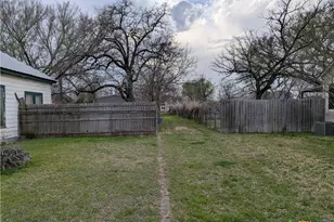 602 Andrews St, Gatesville, TX 76528 - Photo 4
