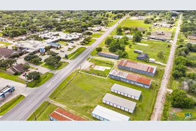 1014 S Wells Street, Edna, TX 77957 - Photo 4