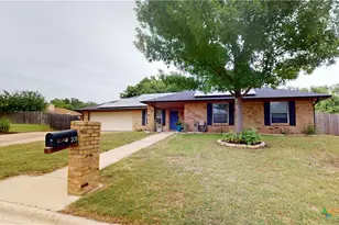 205 Red Oak Dr, Harker Heights, TX 76548 - Photo 2