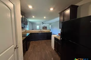 124 Niven Path, Jarrell, TX 76537 - Photo 4
