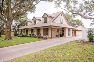 203 Champions Row, Victoria, TX 77904 - Photo 2