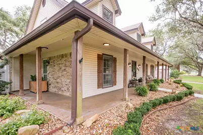 203 Champions Row, Victoria, TX 77904 - Photo 4