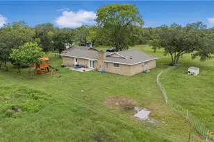 2631 Benbow Rd, Inez, TX 77968 - Photo 4