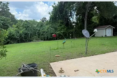 203 Memorial Drive, Luling, TX 78648 - Photo 4
