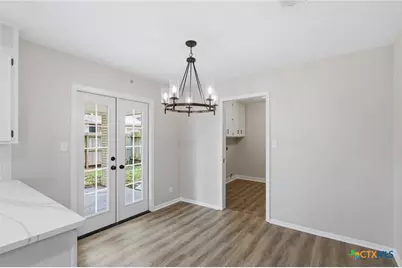 209 Champions Row, Victoria, TX 77904 - Photo 6