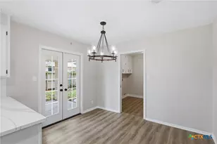 209 Champions Row, Victoria, TX 77904 - Photo 6