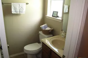 730 E Mather St, New Braunfels, TX 78130 - Photo 14