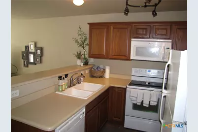 730 E Mather Street, New Braunfels, TX 78130 - Photo 8