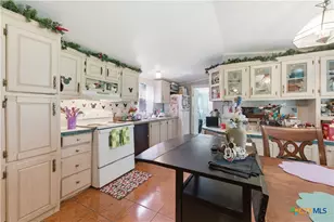 112 Cresthill Causeway, Kyle, TX 78640 - Photo 6