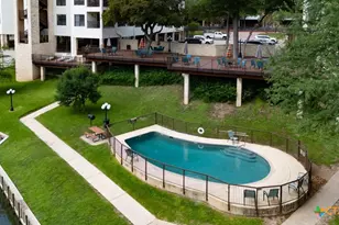 401 W Lincoln St, New Braunfels, TX 78130 - Photo 32
