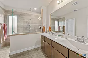 729 Tupelo Tank Dr, New Braunfels, TX 78130 - Photo 6