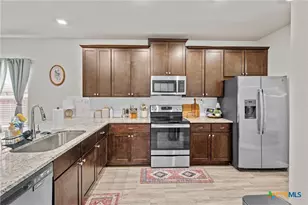 729 Tupelo Tank Dr, New Braunfels, TX 78130 - Photo 18