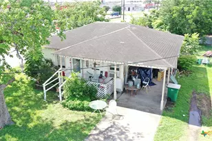 1105 E San Antonio St, Victoria, TX 77901 - Photo 12