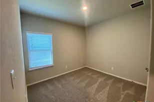 2445 Ayers Dr, Seguin, TX 78155 - Photo 10