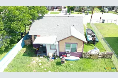 1003 E San Antonio Street, Victoria, TX 77901 - Photo 4
