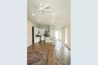139 Lyndon Drive, San Marcos, TX 78666 - Photo 4