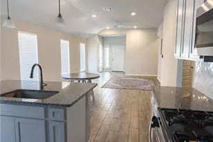 139 Lyndon Dr, San Marcos, TX 78666 - Photo 8