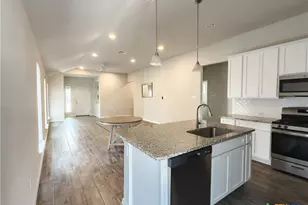 139 Lyndon Dr, San Marcos, TX 78666 - Photo 10