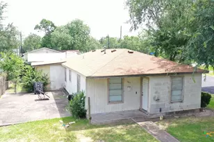 701 E Hiller St, Victoria, TX 77901 - Photo 2