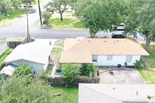 701 E Hiller St, Victoria, TX 77901 - Photo 4