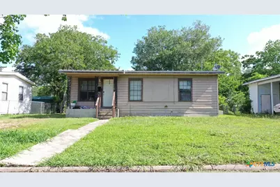 1104 Taylor Avenue, Victoria, TX 77901 - Photo 1