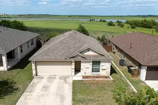 213 Hoya Ln, San Marcos, TX 78666 - Photo 2