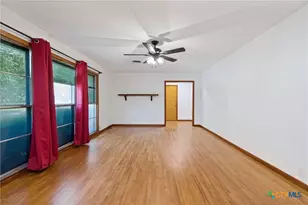 1401 N East St, Belton, TX 76513 - Photo 20