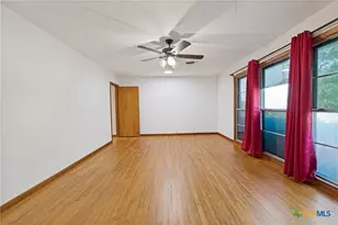 1401 N East St, Belton, TX 76513 - Photo 14