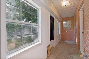 1401 N East St, Belton, TX 76513 - Photo 12