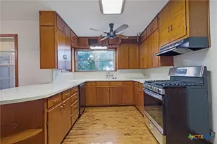 1401 N East St, Belton, TX 76513 - Photo 4