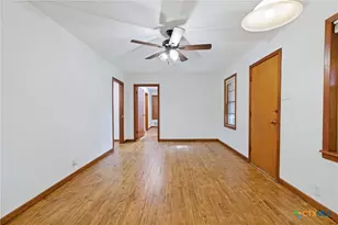 1401 N East St, Belton, TX 76513 - Photo 6