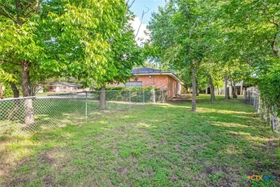 1401 N East Street, Belton, TX 76513 - Photo 26