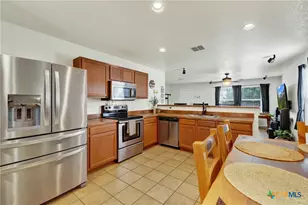603 NW Crossing Dr, New Braunfels, TX 78130 - Photo 8