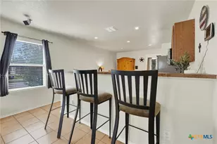 603 NW Crossing Dr, New Braunfels, TX 78130 - Photo 4