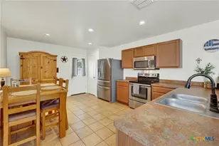 603 NW Crossing Dr, New Braunfels, TX 78130 - Photo 6