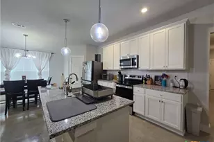 1051 LEXINGTON Dr, Copperas Cove, TX 76522 - Photo 4