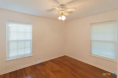 2001 E Rosebud Avenue, Victoria, TX 77901 - Photo 8