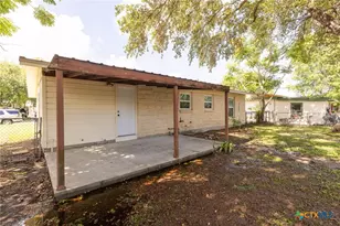 2001 E Rosebud Ave, Victoria, TX 77901 - Photo 34
