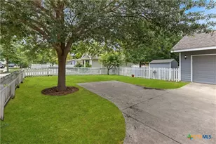1405 Azalea Ln, New Braunfels, TX 78130 - Photo 32