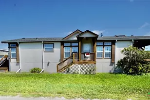 1108 W Tyler Ave, Port O'Connor, TX 77982 - Photo 2