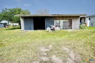 1108 W Tyler Ave, Port O'Connor, TX 77982 - Photo 36