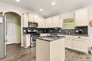 357 Creekview Way, New Braunfels, TX 78130 - Photo 8