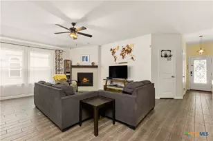 357 Creekview Way, New Braunfels, TX 78130 - Photo 4