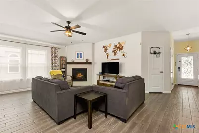 357 Creekview Way, New Braunfels, TX 78130 - Photo 4