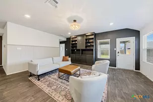404 Signe, Seguin, TX 78155 - Photo 8